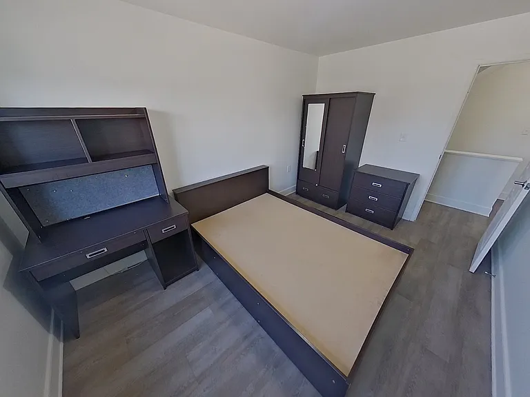 464 Frontenac St #16 — Photo 14