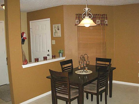 4th image of 1334 Jasmine Dr