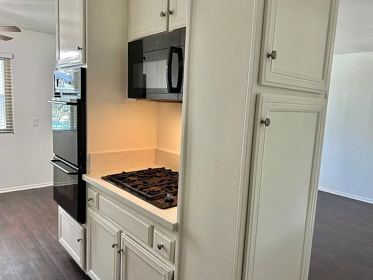 Monte Vista Townhomes — Photo 13