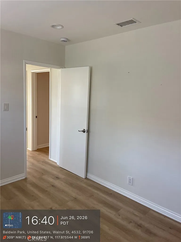 3 bed, 1200 sqft, $3,500 — Photo 4