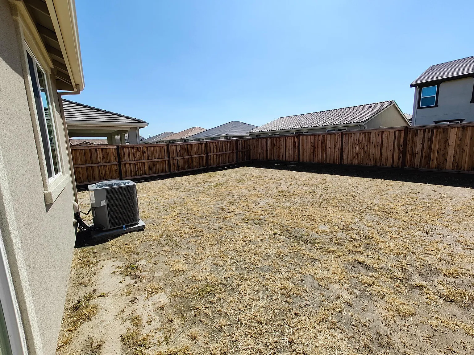 4 bed, 2207 sqft, $3,095 — Photo 2