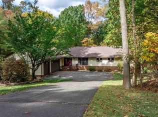 11439 Cloverlawn Dr, Brighton, MI