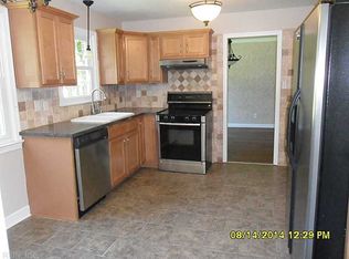 203 Azalea Dr, Smithfield, VA 23430