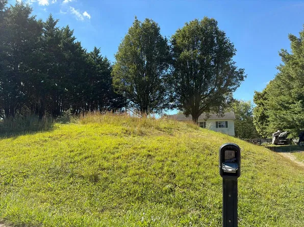 533 Hales Chapel Rd, Gray, TN 37615