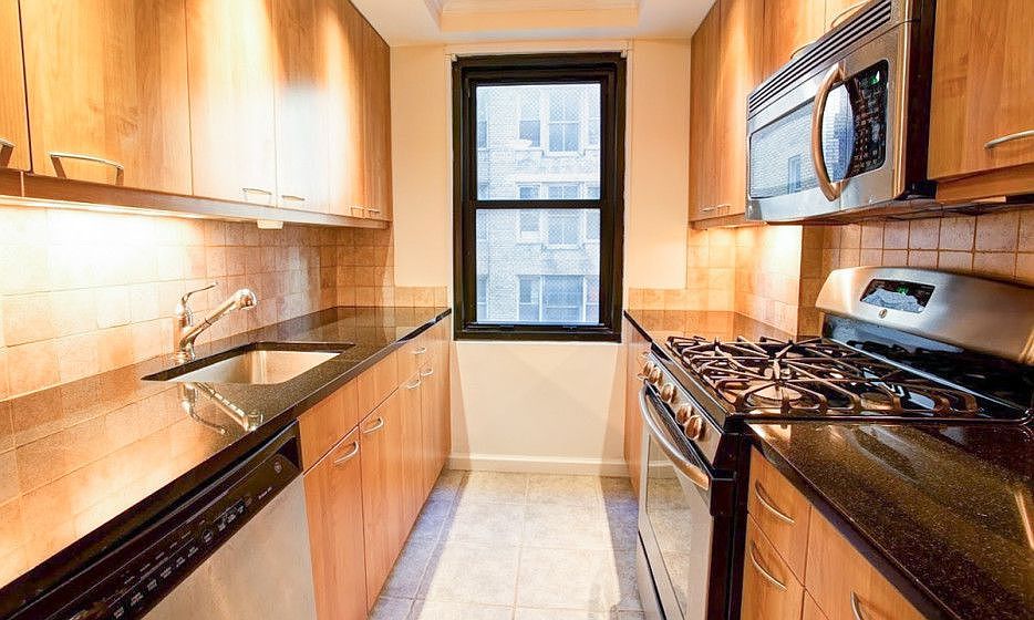 1st image of 315 W 57th St APT 12D