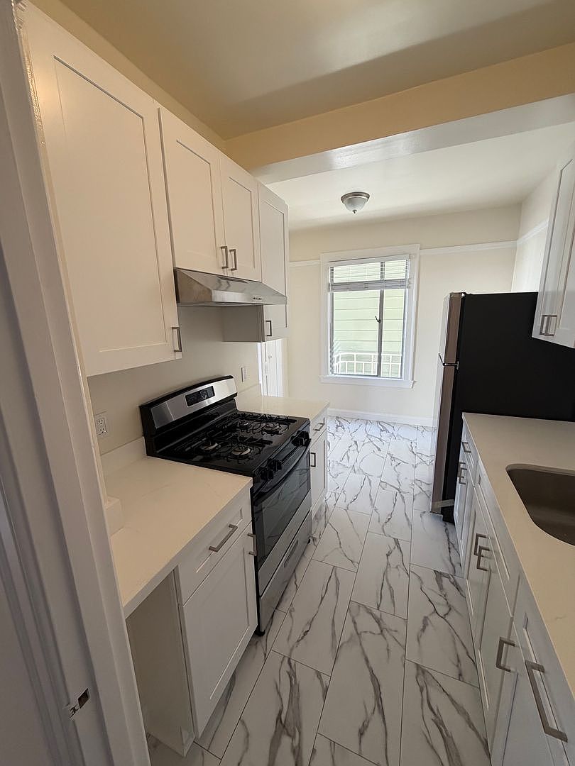 3355 Octavia St Unit 103 - Image 4