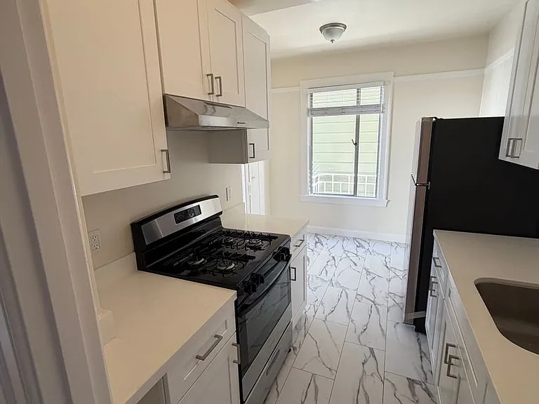 3355Octav — Photo 6