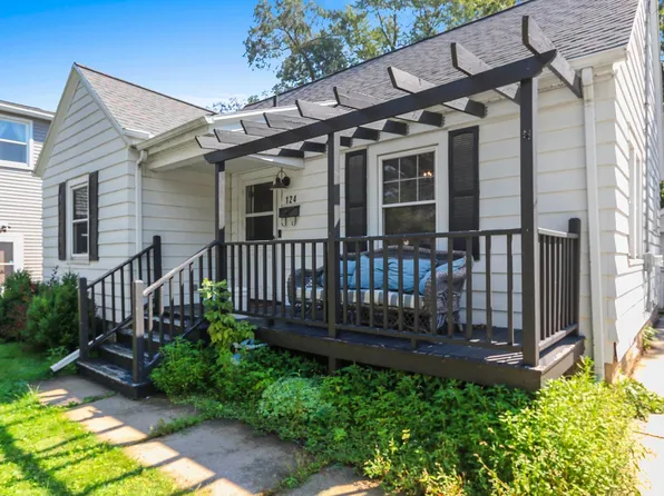 124 N Oneida St, Green Bay, WI 54303