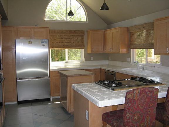 3rd image of 100 Esmeralda Ct