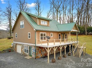 600 Sassafras Dr, Spruce Pine, NC 28777
