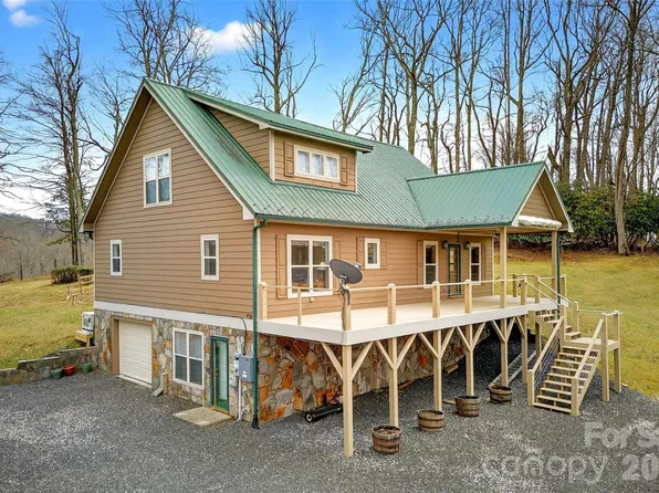 600 Sassafras Dr, Spruce Pine, NC 28777