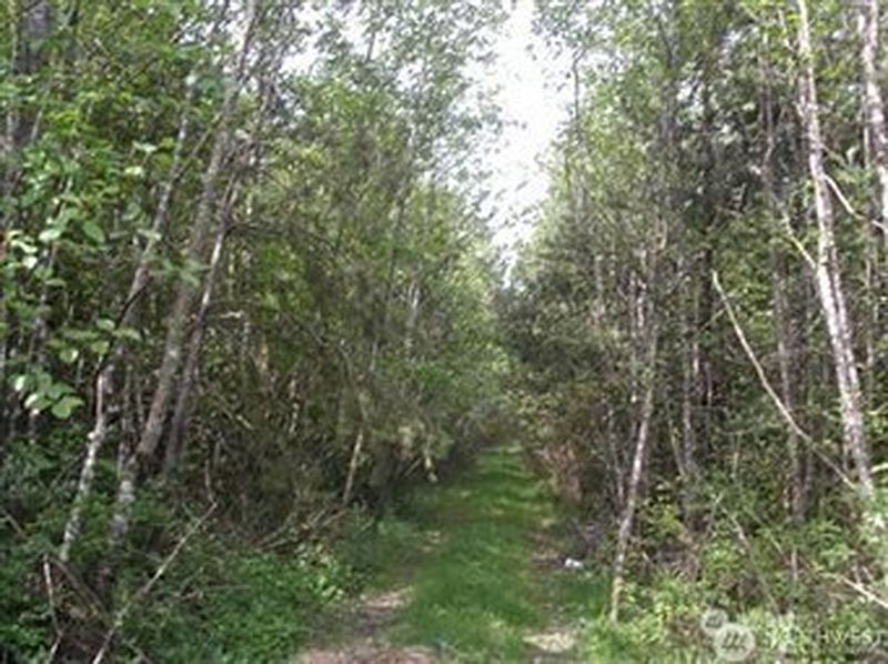 5th image of 310 Oyler Road