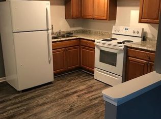 515 Sunnyside St SW APT 1, Hartville, OH 44632