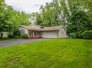 316 True Hickory Dr, Rochester, NY 14615