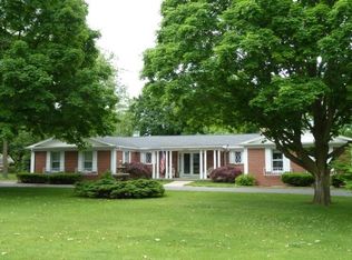 1220 S Main St, Fort Atkinson, WI 53538