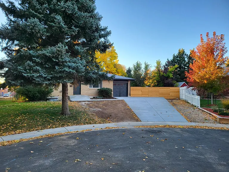 2417 Purdue Cir — Photo 1