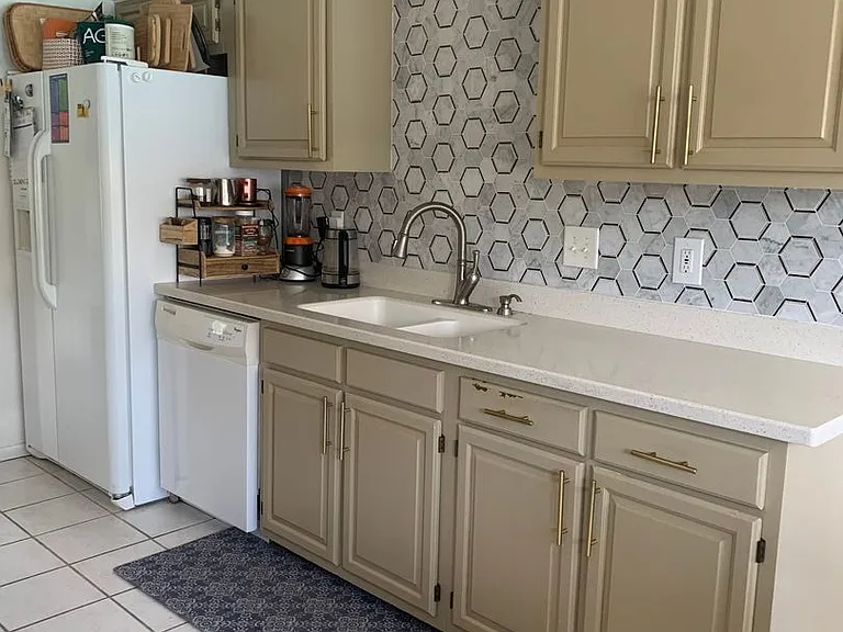1380 Calcutta Dr — Photo 3