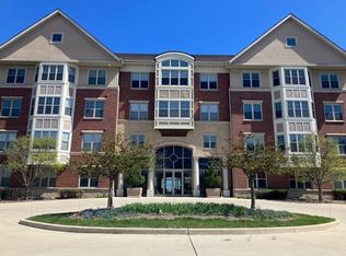 4120 S Lake Dr Unit C364, Saint Francis, WI 53235