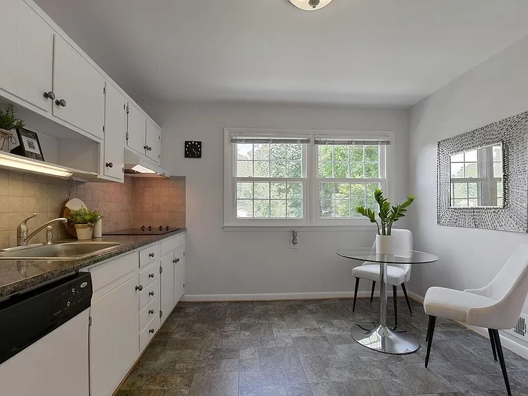 3512 Queen Anne Dr — Photo 21