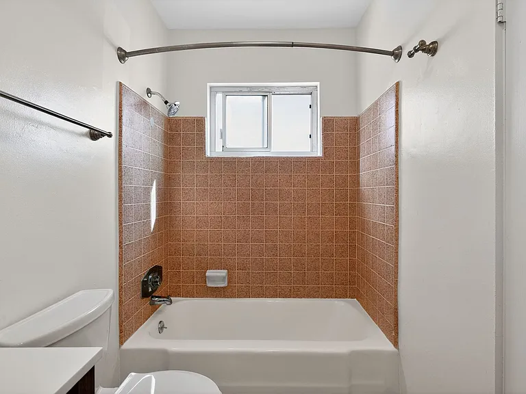 588 E. Mel Avenue - Hermosa Palms — Photo 10