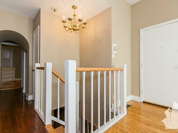 4th image of 1851 N Lincoln Ave