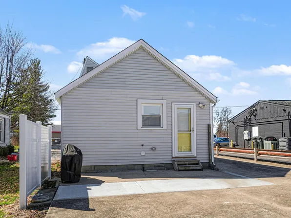 11 May St, Elsmere, KY 41018