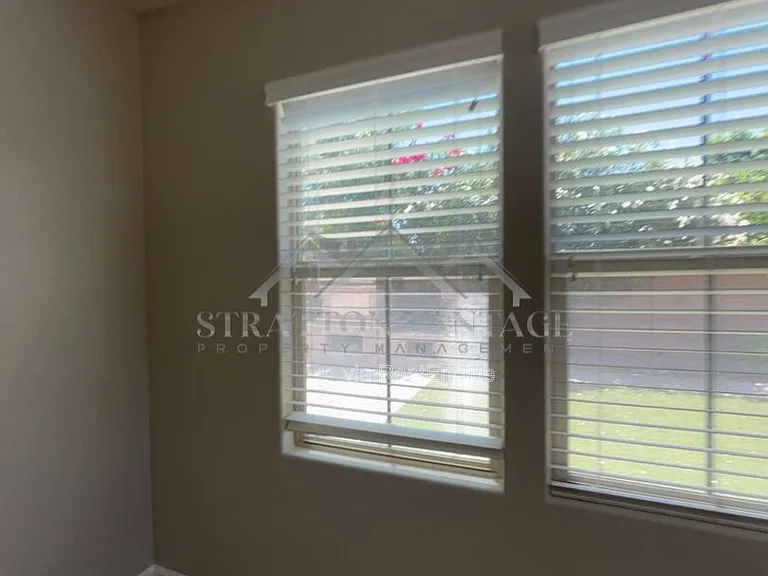 945 W Yellowstone Way — Photo 17
