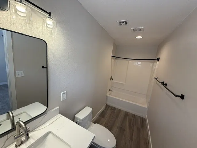 1252 E Campus Dr — Photo 15