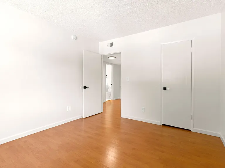 (El/Ti/Yo:B) 5139 White Oak Avenue — Photo 37