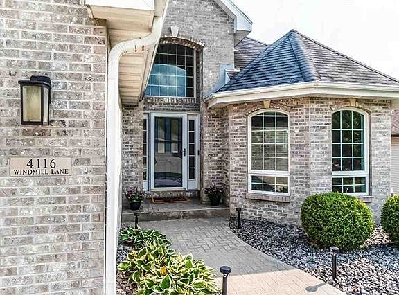 2nd image of 4116 Windmill Ln