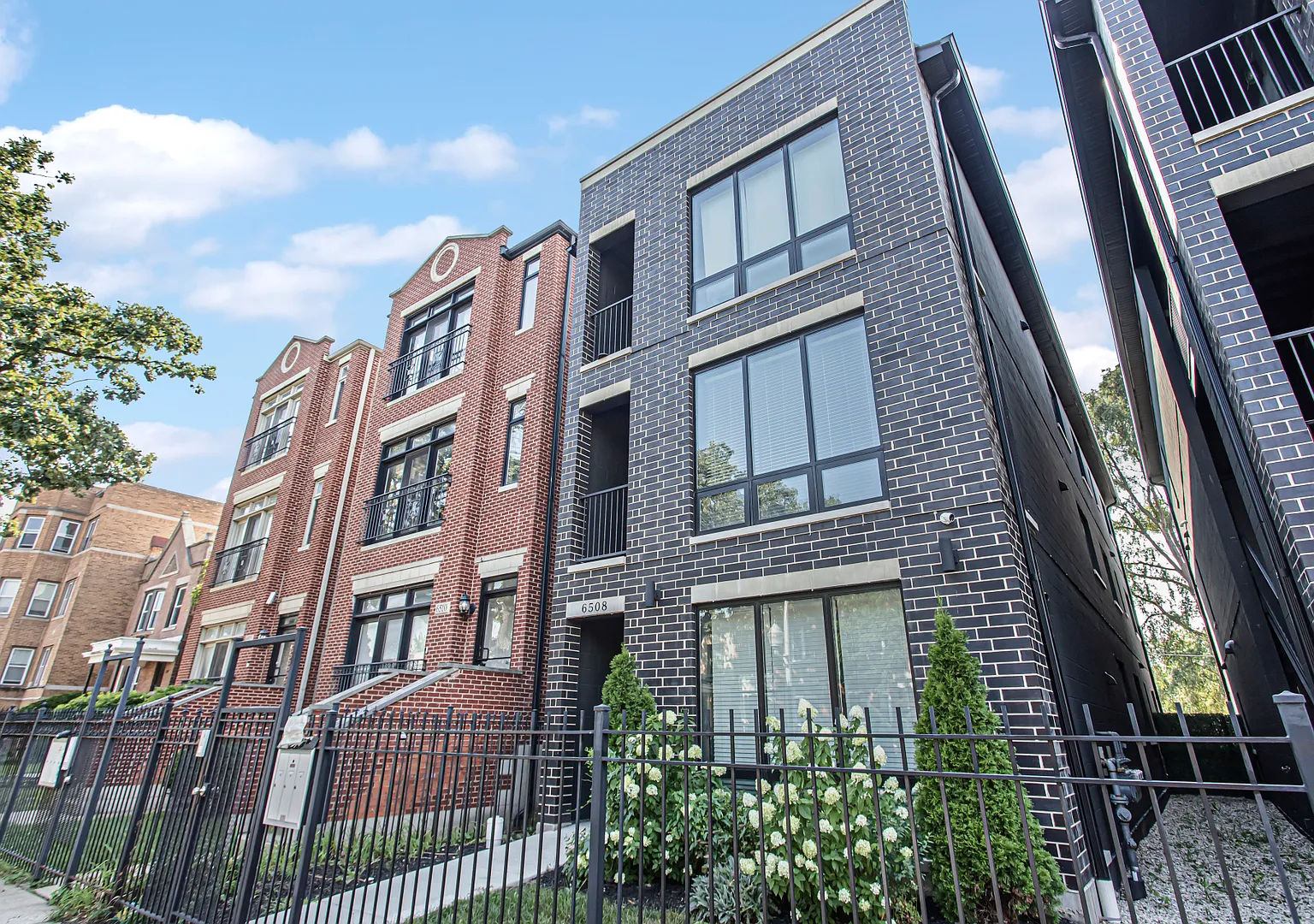 6500 S Ingleside Ave — Photo 1