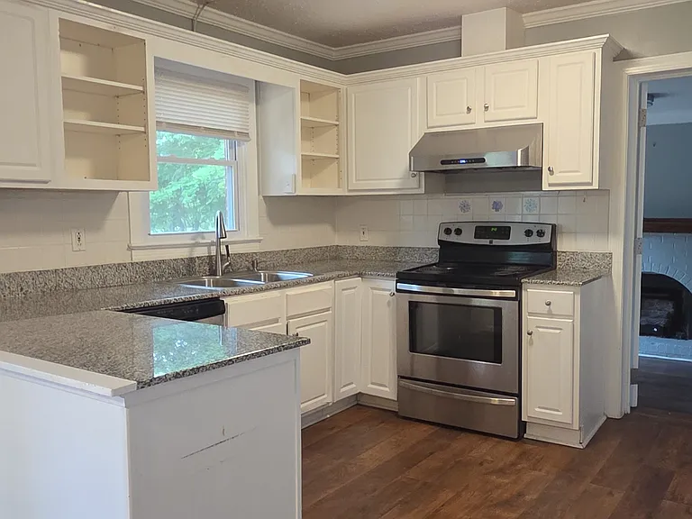 612 Dupont Dr — Photo 4