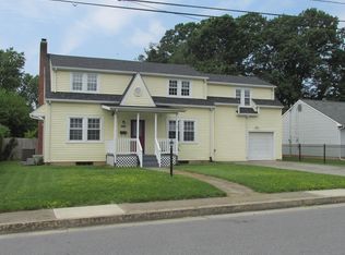 5240 Hawthorne Rd NW, Roanoke, VA 24012