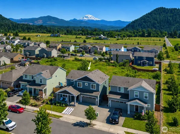 516 Petersen Drive E, Enumclaw, WA 98022
