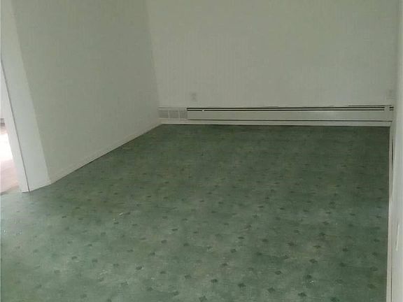3rd image of 335 Lockwood Dr
