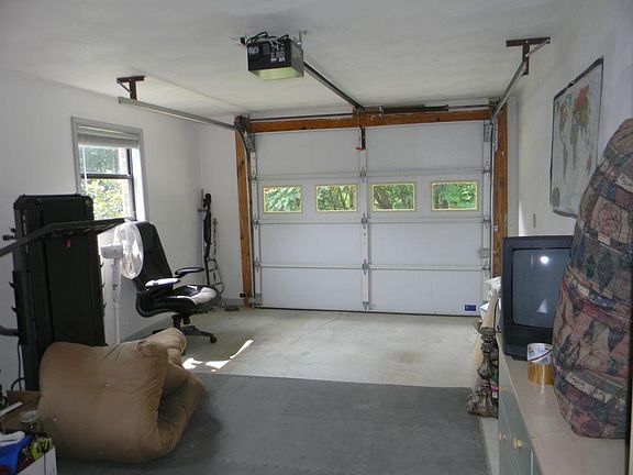 1 Car Garage