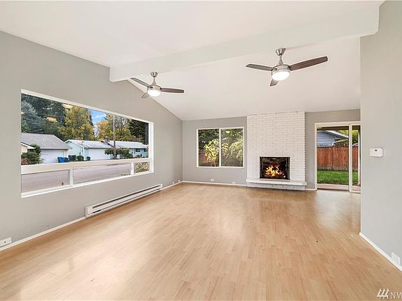 2nd image of 3513 Hawthorne Pl SE
