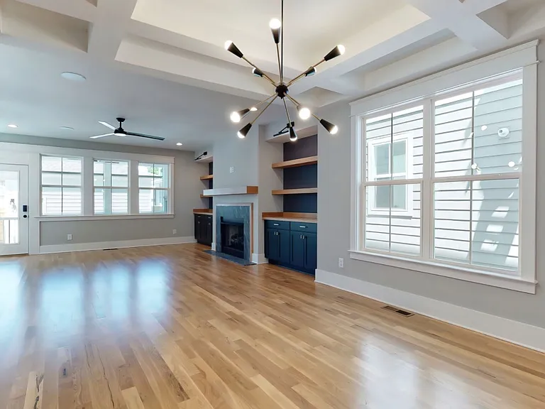 4908B Michigan Ave — Photo 9
