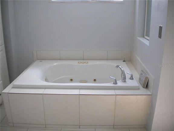 5th image of 629 Madrid Dr
