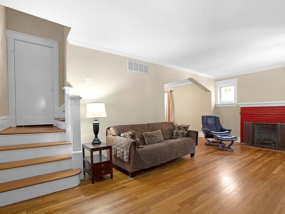 2nd image of 7232 Lindell Blvd