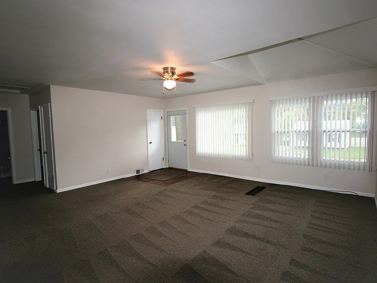 445 Waverly Rd — Photo 9