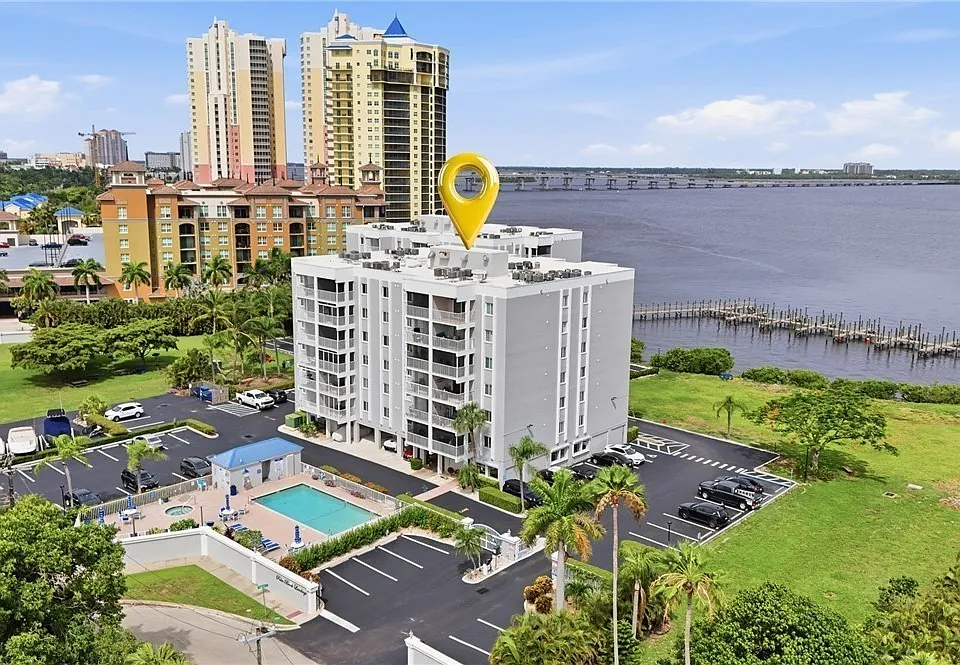 2885 Palm Beach Blvd #301