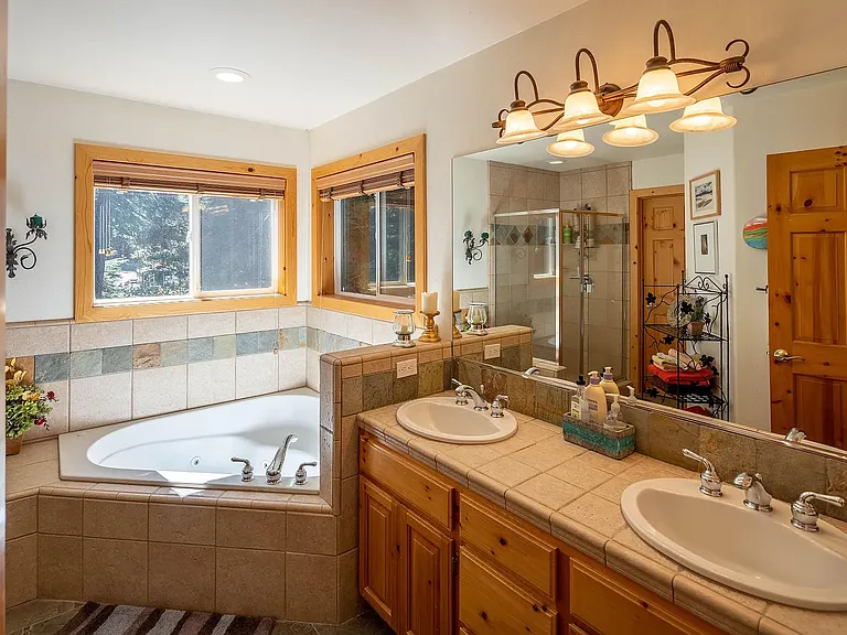 6605 McKinney Creek Rd — Photo 9
