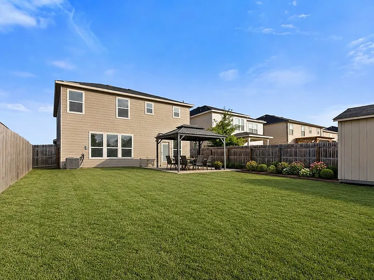 8326 Belgard Cv — Photo 18