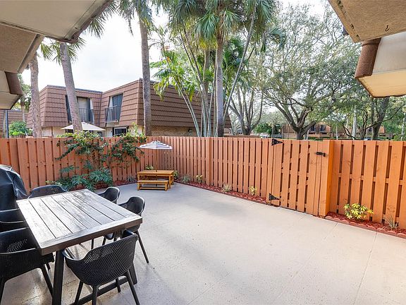 4th image of 180 Charter Way #0