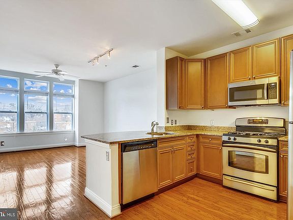 4th image of 1633 N Colonial Ter APT 402