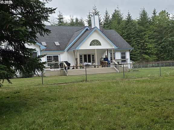 2nd image of 120 Sugarpine Rd