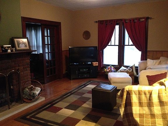 3rd image of 119 W Baird St