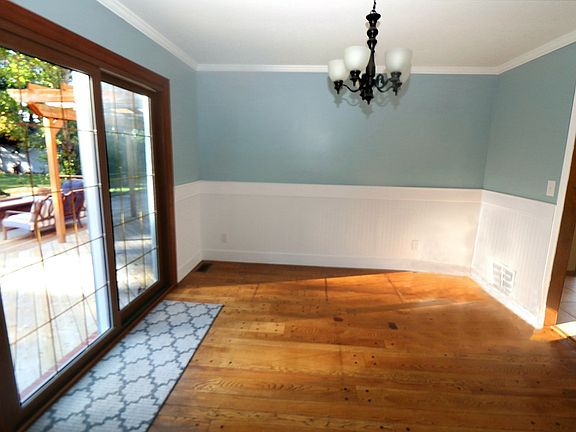 4th image of 2870 Boerderij Way