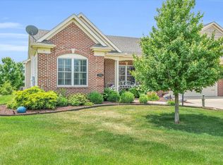 1704 Whisper Meadow Ln, Mahomet, IL 61853